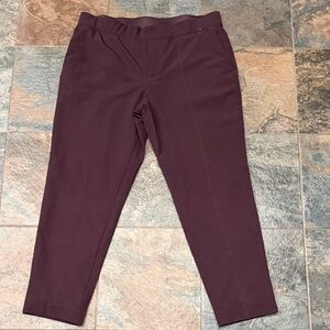 Mondetta Women's Burgundy Chinos
